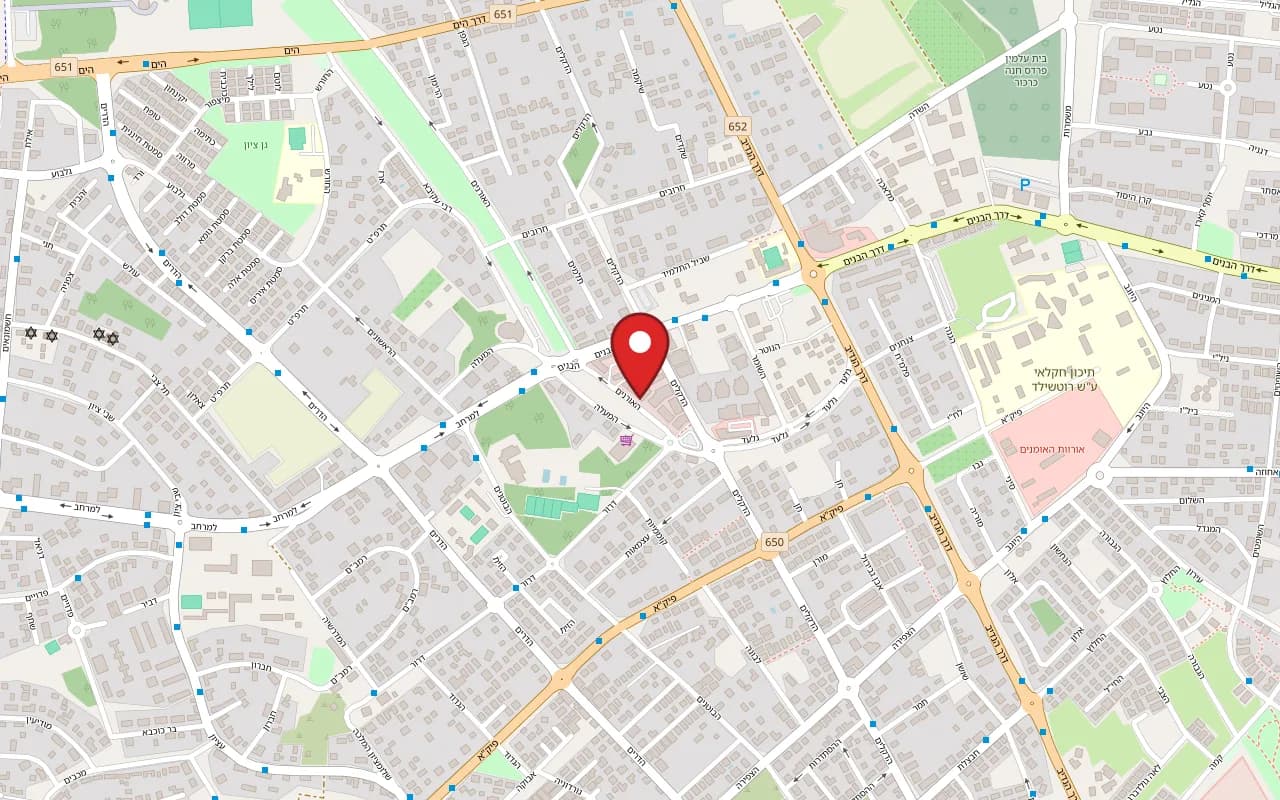 Map showing Tali Lama at 10 HaOranim St., the market courtyard, Pardes Hanna-Karkur