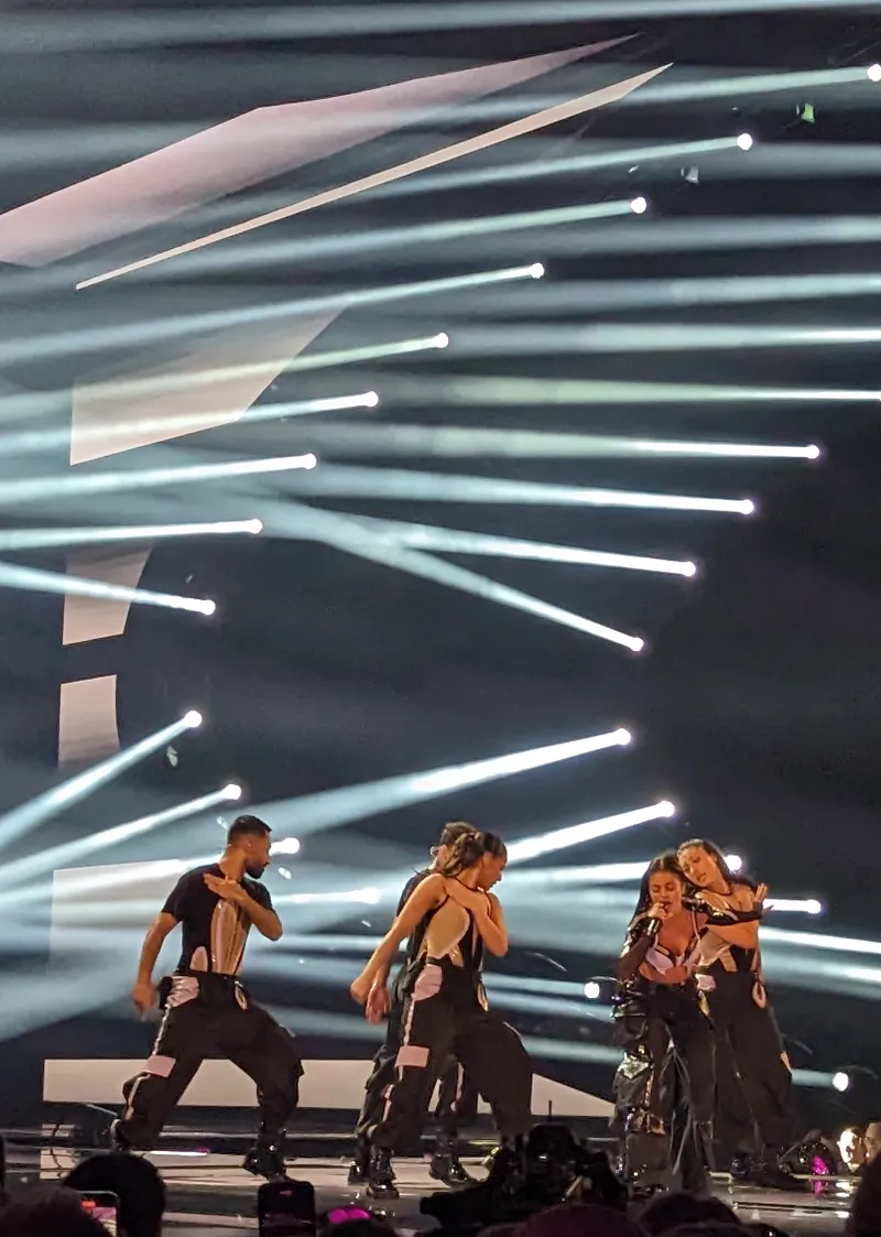 Noa Kirel and her dancers performing Unicorn at a Eurovision 2023 rehearsal
