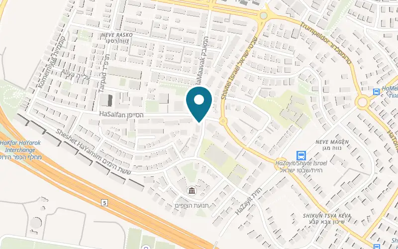 Map showing Mama Rasko Pizza at 2 Y.L. Perets Street, Ramat HaSharon