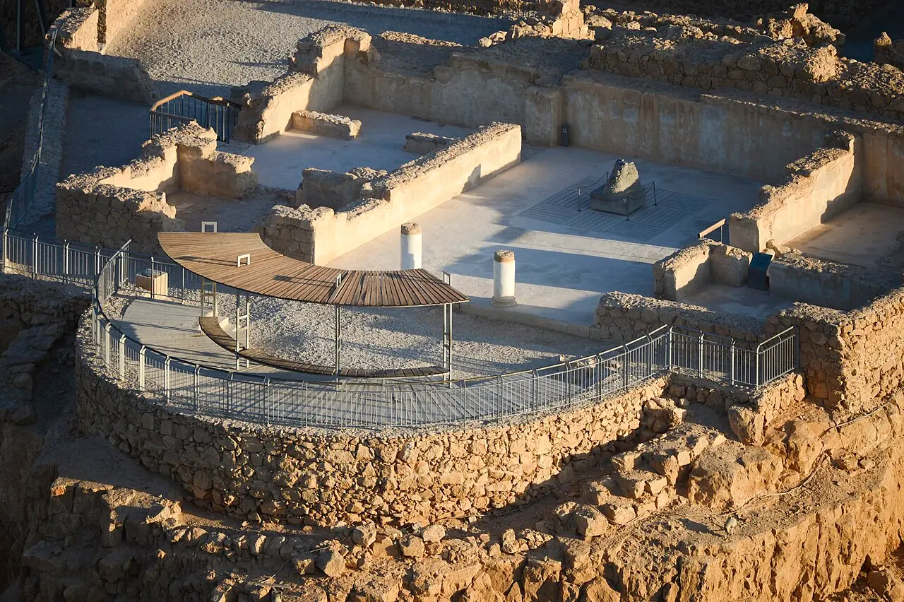 The lower terrace of the Northern Palace from the air, its colonnaded court on the edge of the cliff