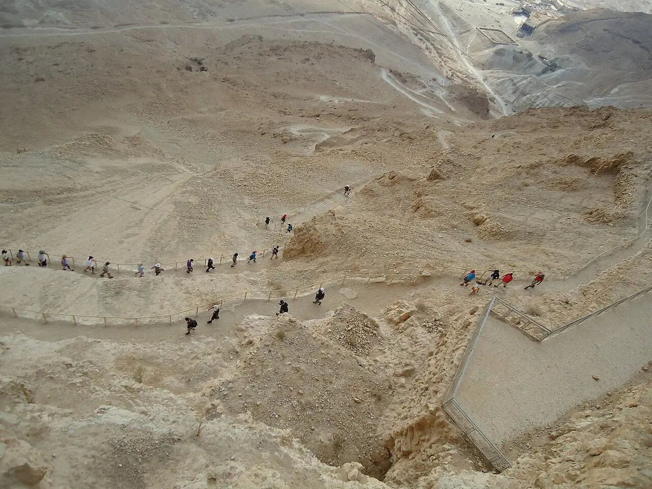 Walkers strung out along the switchbacks of the Snake Path, seen from above