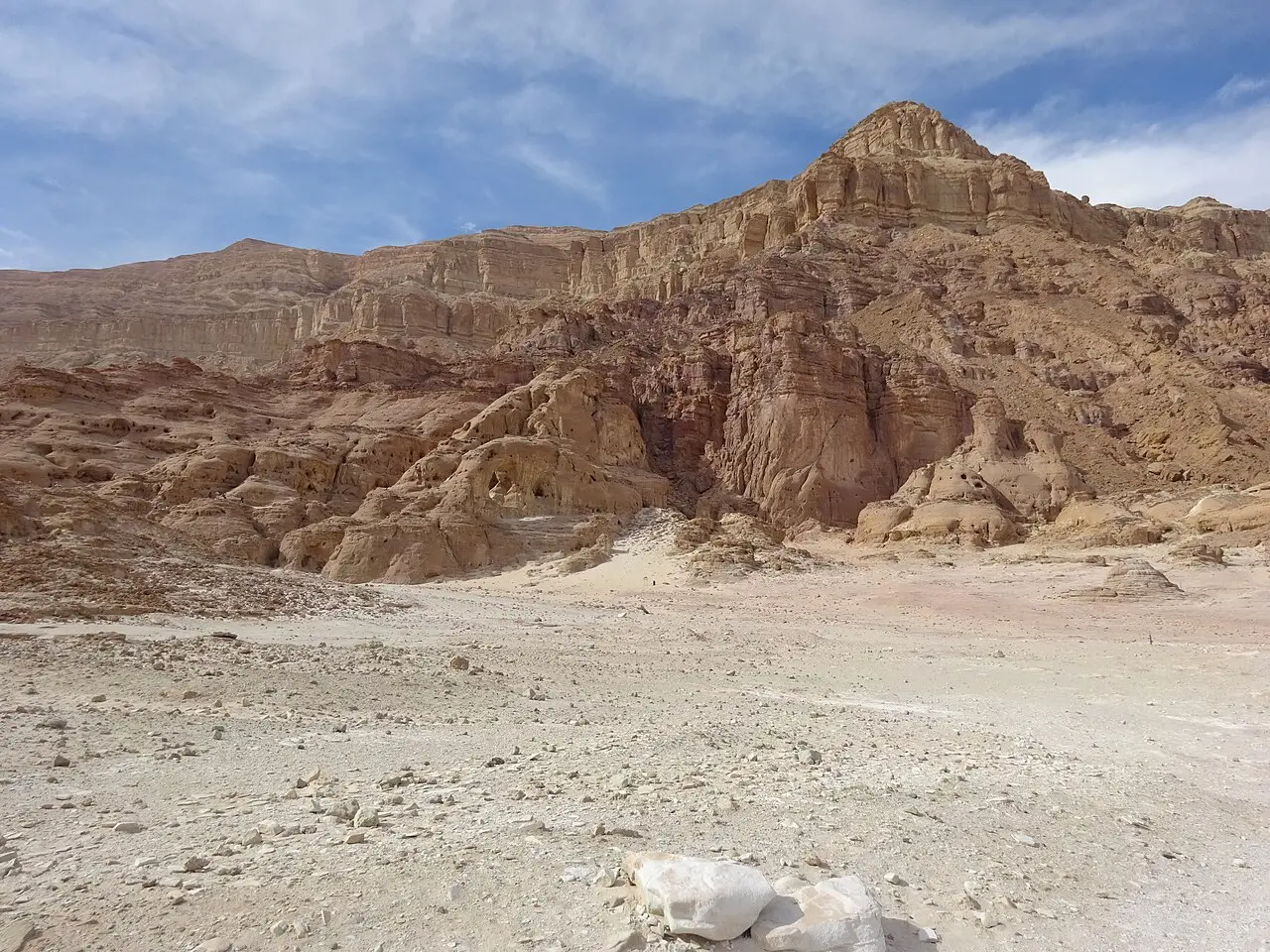 The sandstone hill of the Arches in Timna Park, seen from the south